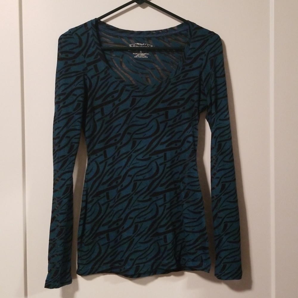 Fun printed light weight long sleeve